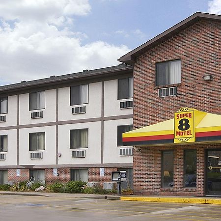 Super 8 By Wyndham Omaha/West Dodge Motel Exterior foto