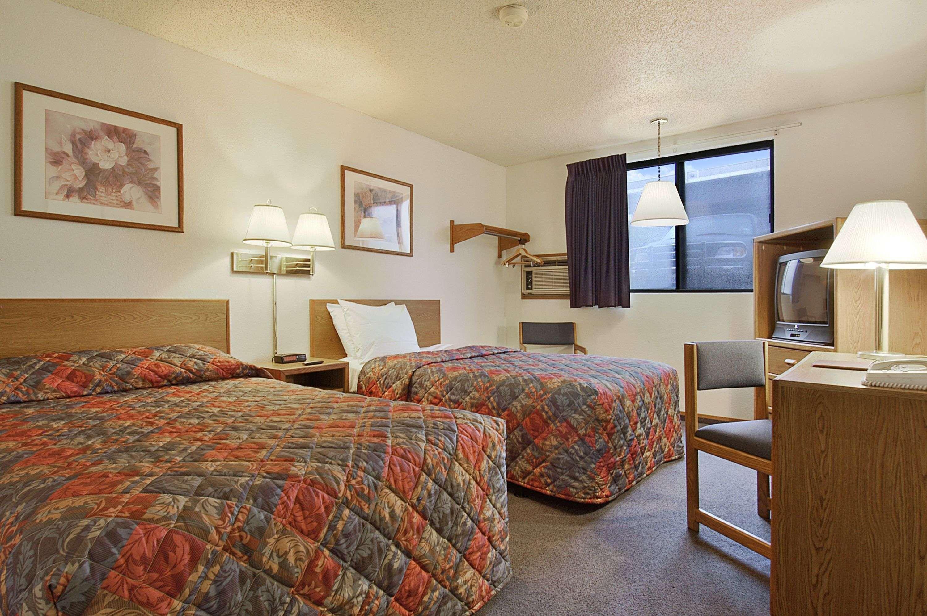 Super 8 By Wyndham Omaha/West Dodge Motel Exterior foto