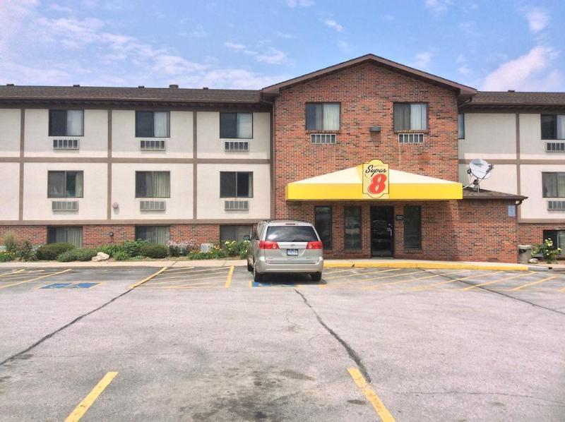 Super 8 By Wyndham Omaha/West Dodge Motel Exterior foto