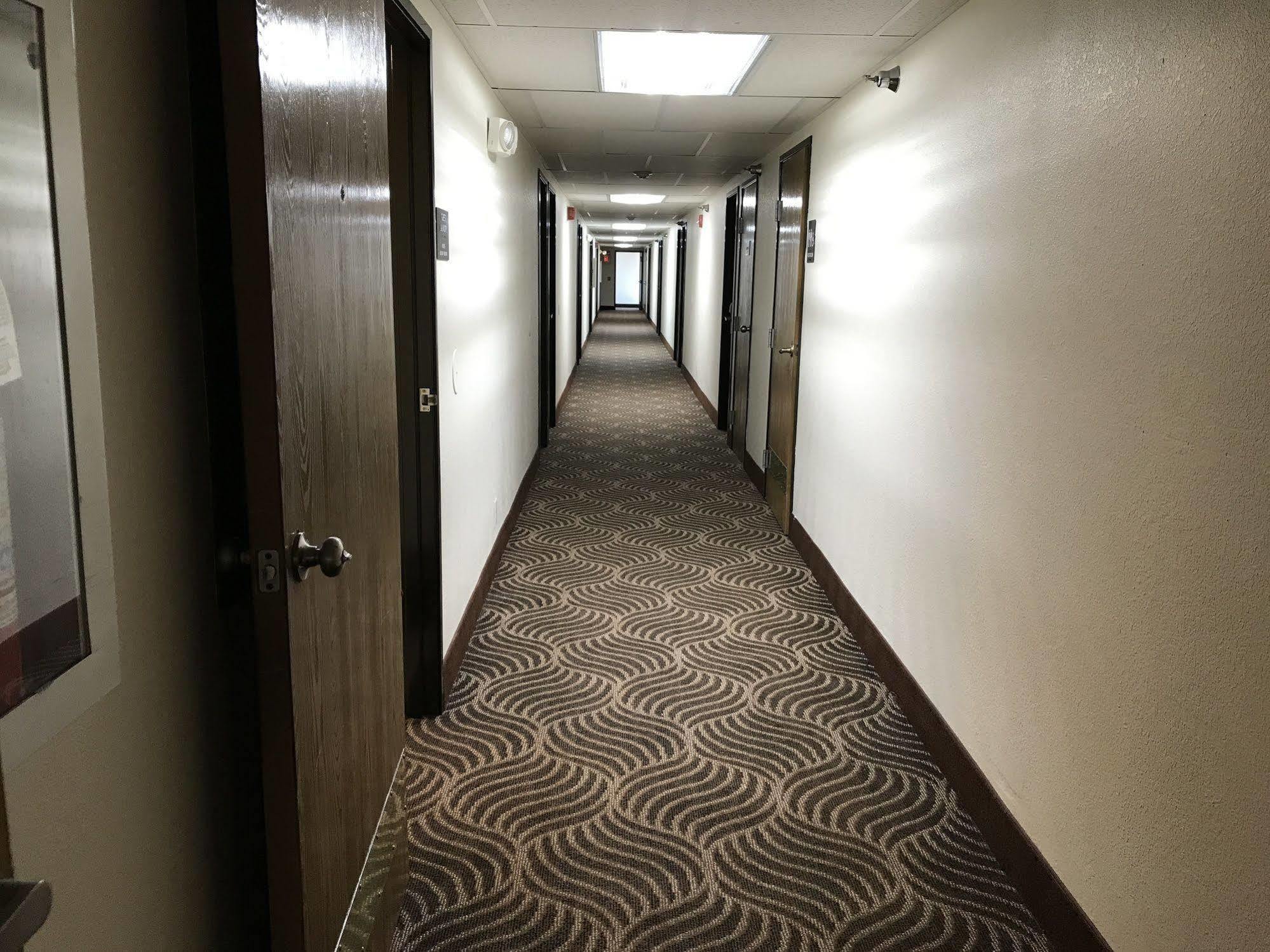 Super 8 By Wyndham Omaha/West Dodge Motel Exterior foto
